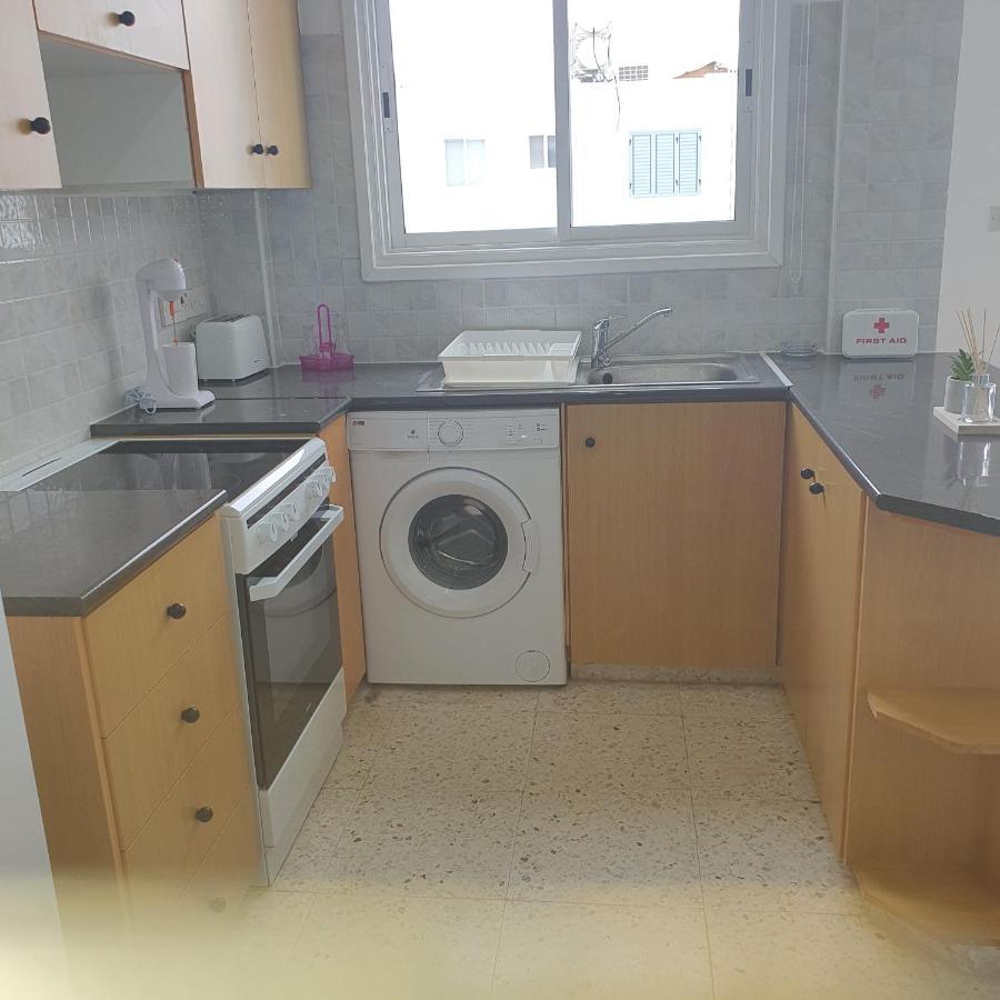 G&E Harbour Apartments 라치 외부 사진