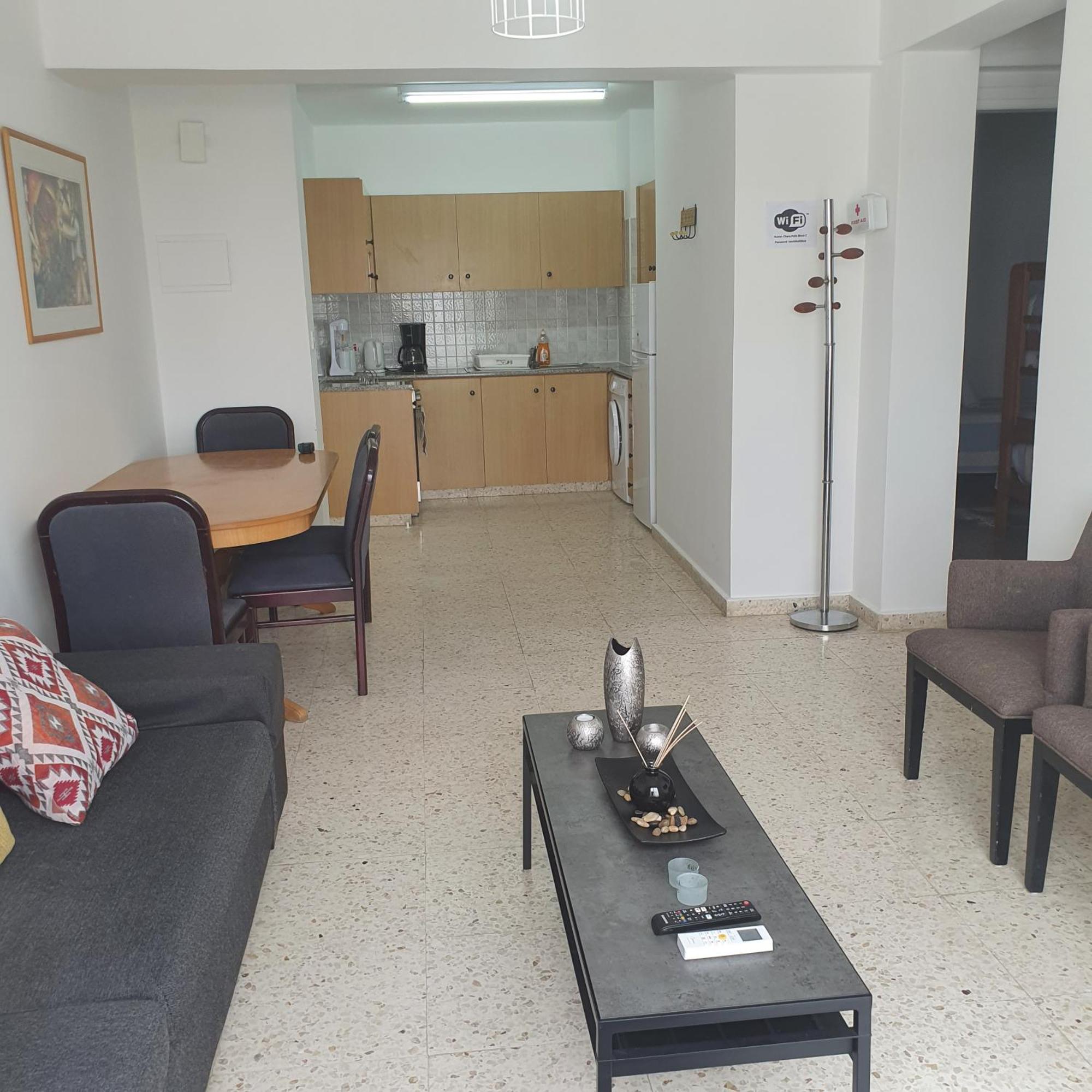 G&E Harbour Apartments 라치 외부 사진