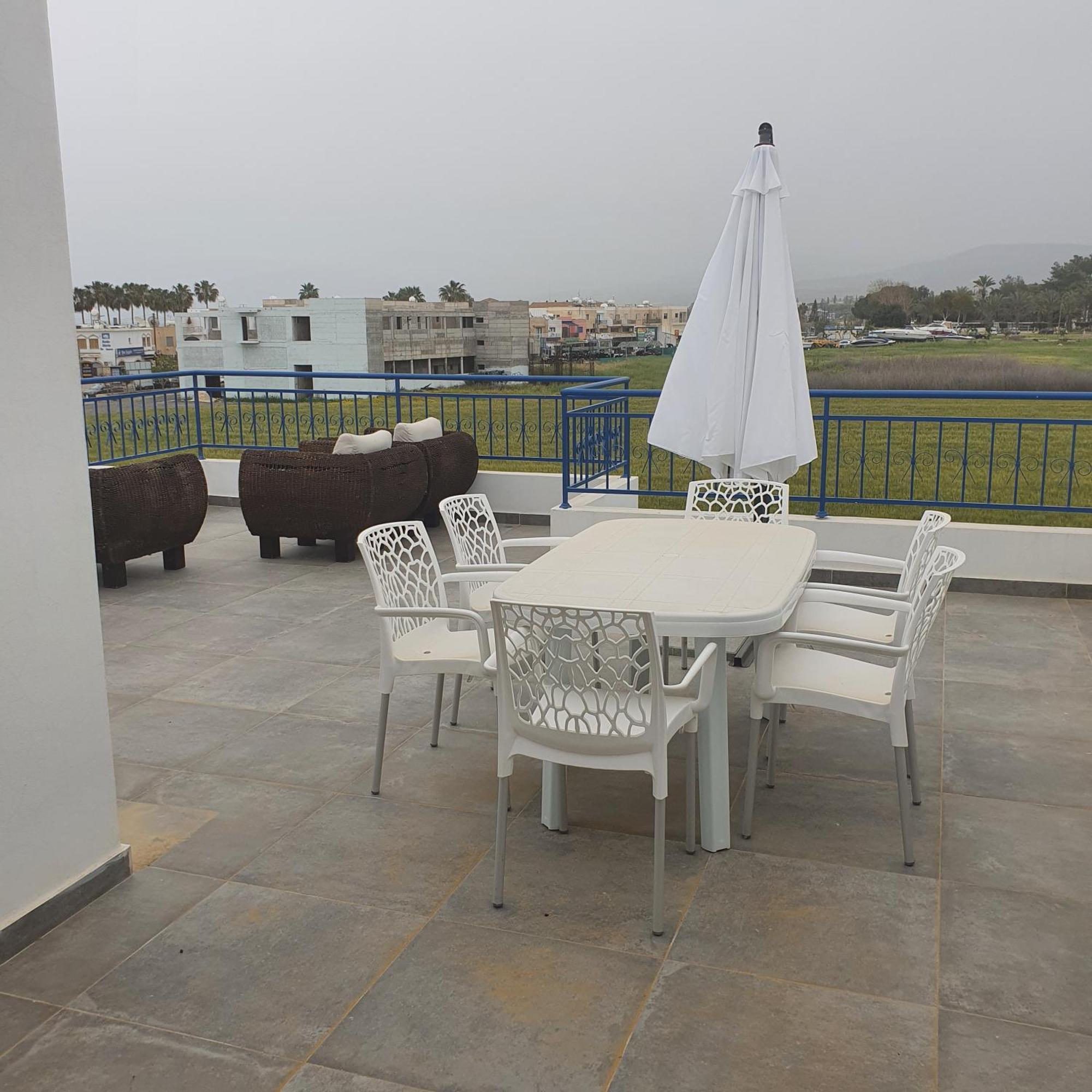 G&E Harbour Apartments 라치 외부 사진