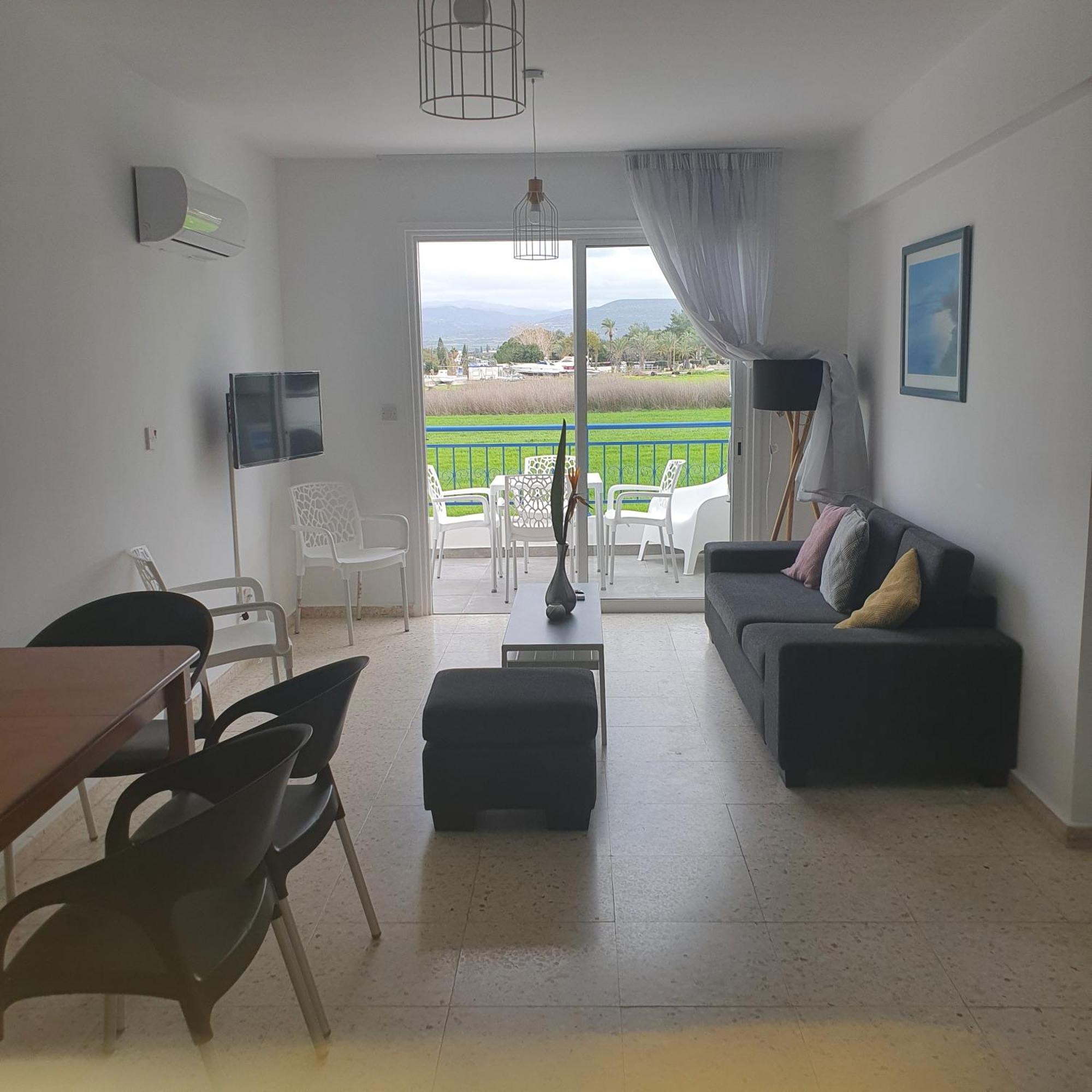 G&E Harbour Apartments 라치 외부 사진