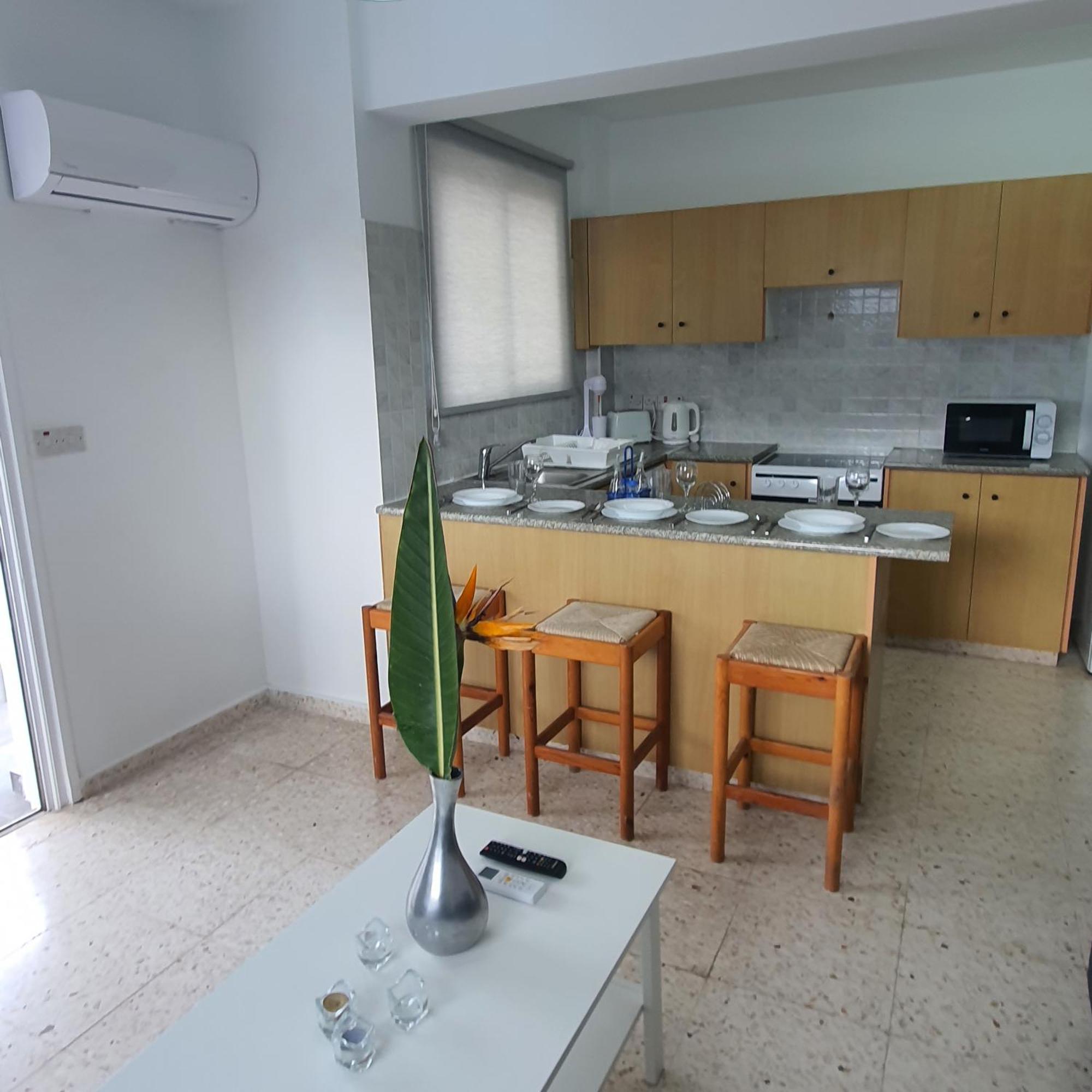 G&E Harbour Apartments 라치 외부 사진