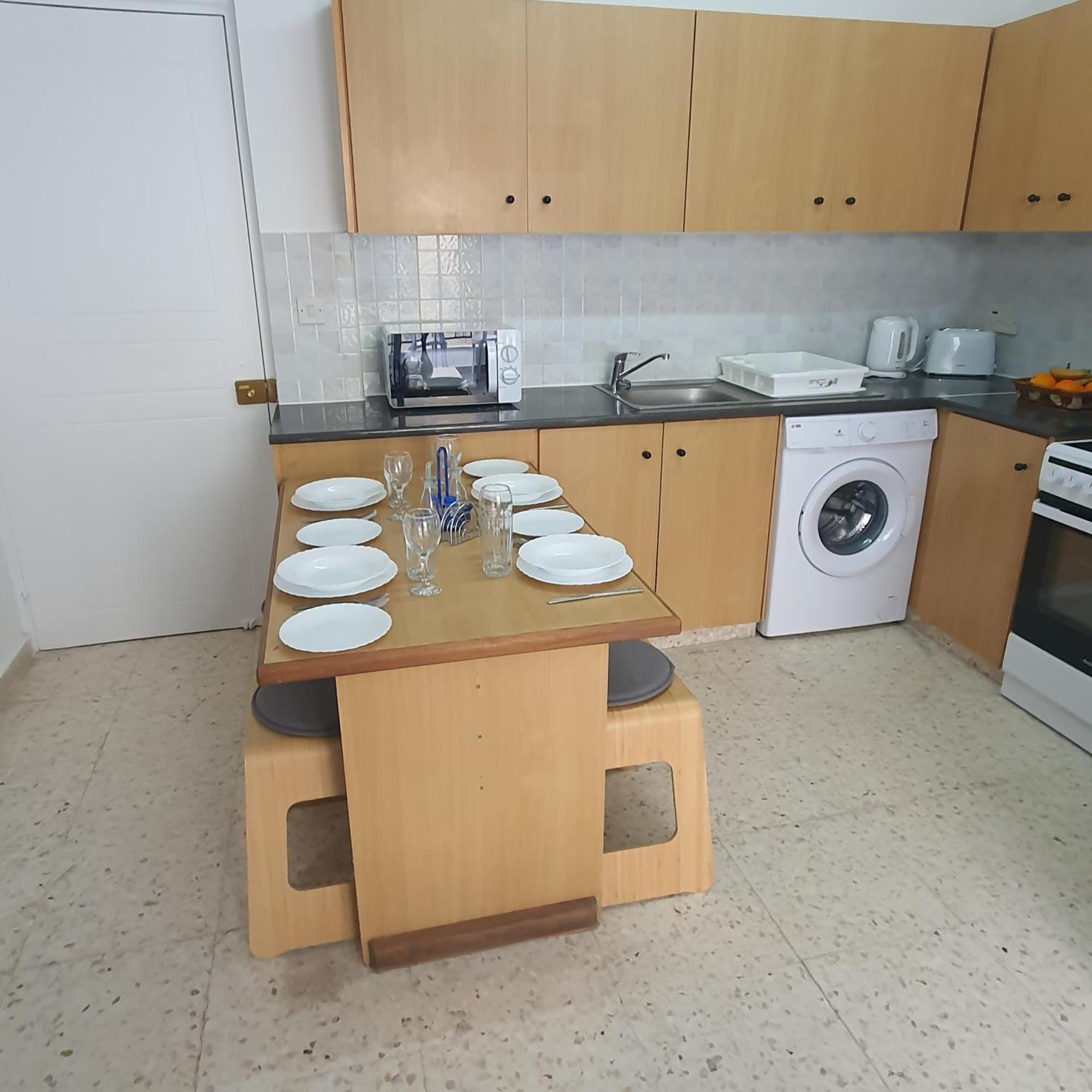 G&E Harbour Apartments 라치 외부 사진